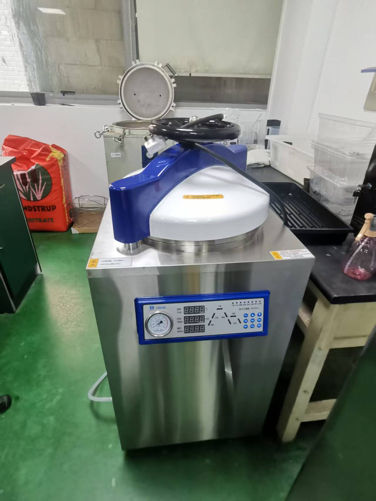 伯能仪器BN29S全自动高压蒸汽灭菌器助力高校科研(图1) 伯能仪器BN29S全自动高压蒸汽灭菌器助力高校科研(图1)